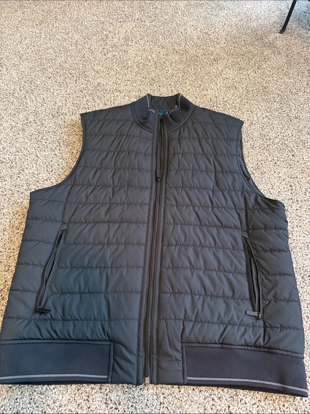 Perry Ellis Men's Quilted Vest in Black